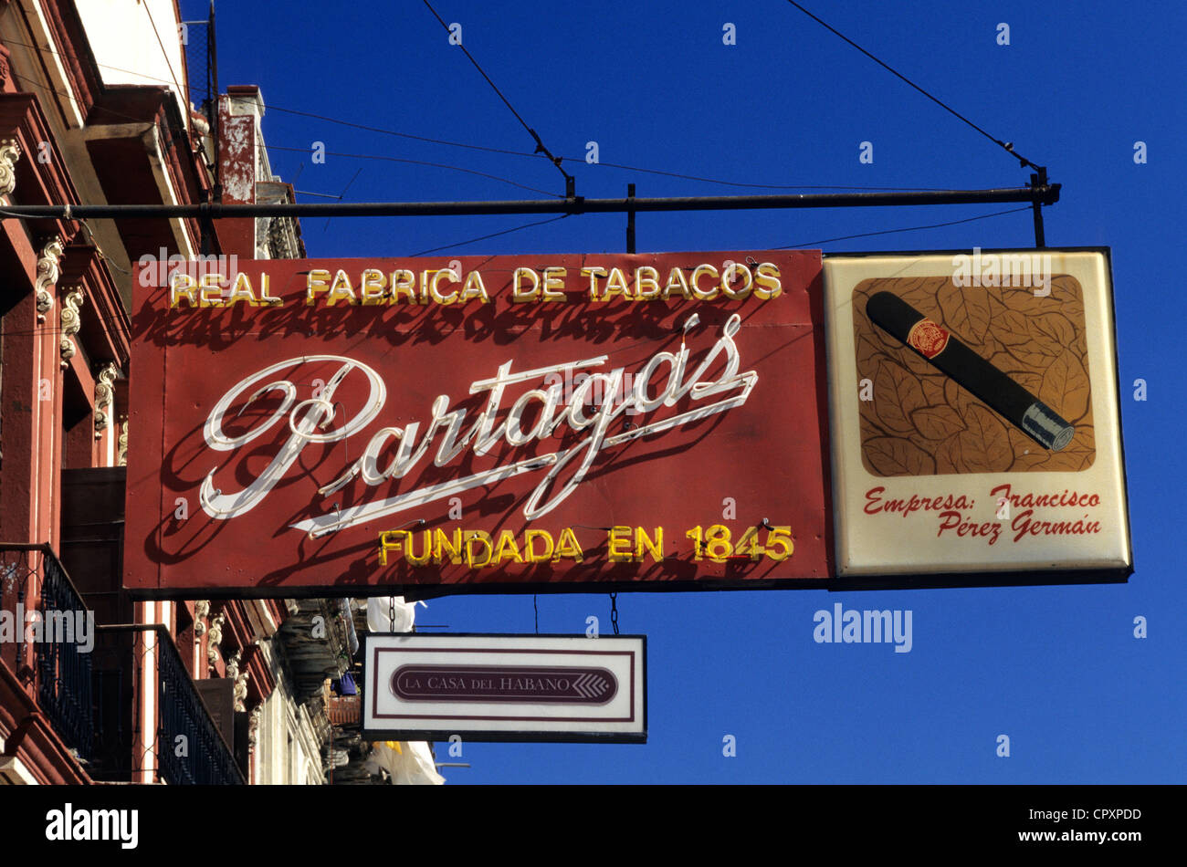 Cuba, La Habana, Centro Habana distretto, segno di Partagas sigari segno Foto Stock