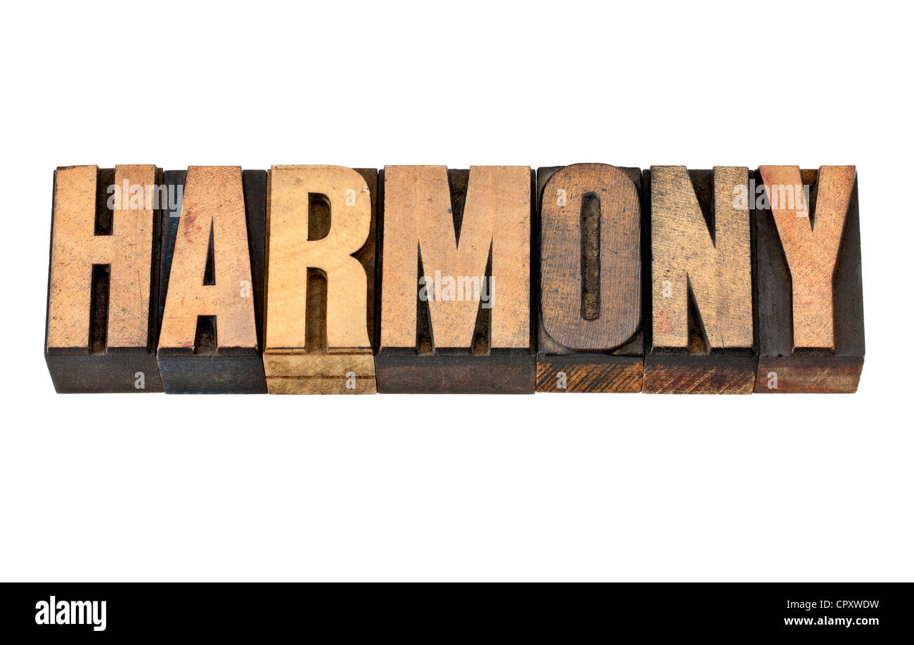 Harmony - parola isolata in rilievografia vintage tipo legno Foto Stock