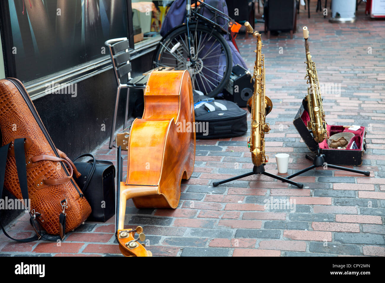 Suonatore ambulante strumenti dell Foto Stock