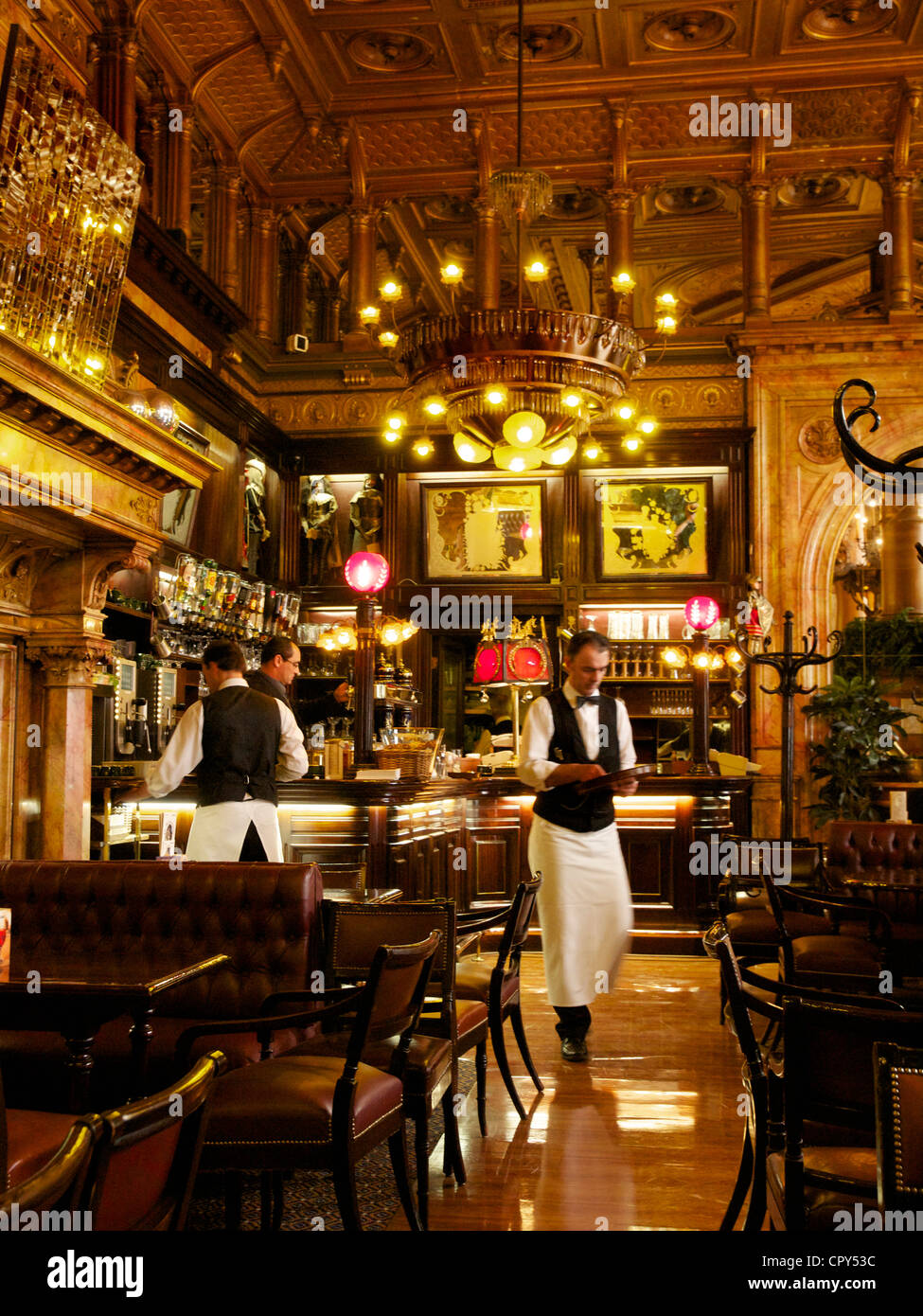 Interno del bar dell Hotel Metropole a Bruxelles, uno dei più famosi grand hotel della capitale belga Foto Stock