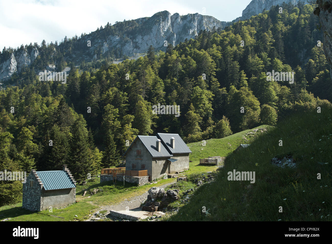 Vista del Rifugio de Larreix, nei pressi del Monte Cagire, Haute-Garonne, Midi-Pirenei. Foto Stock