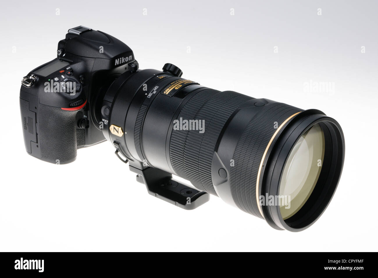 Nikon D800 DSLR professionali - con 300mm f/2.8 Nikkor lente VRII Foto Stock