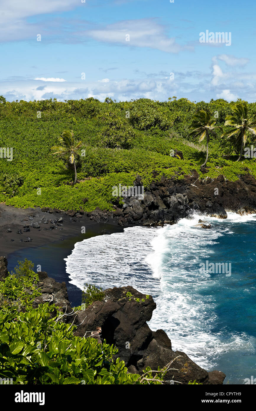 Spiaggia di sabbia nera, Wai&#699;anapanapa State Park, Maui, Hawaii, STATI UNITI D'AMERICA Foto Stock