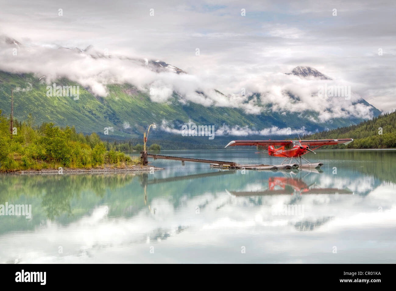 Idrovolante sul Lago Trail nel Kenai Mountains, Penisola di Kenai, Alaska, STATI UNITI D'AMERICA, PublicGround Foto Stock
