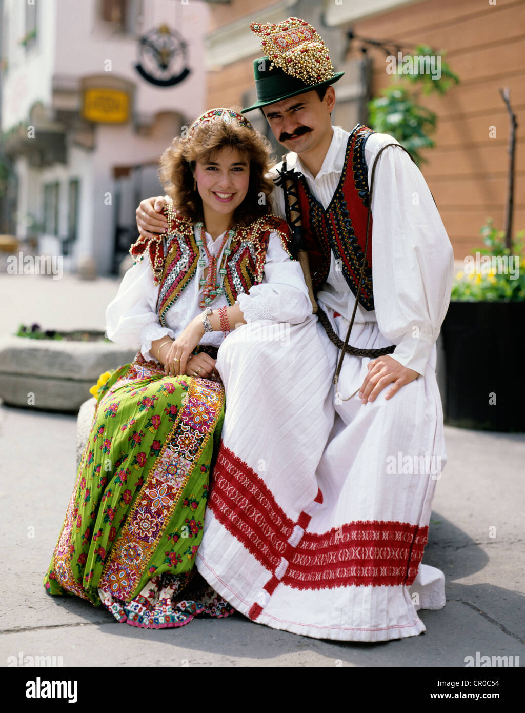 Costume ungherese tradizionale immagini e fotografie stock ad alta  risoluzione - Alamy