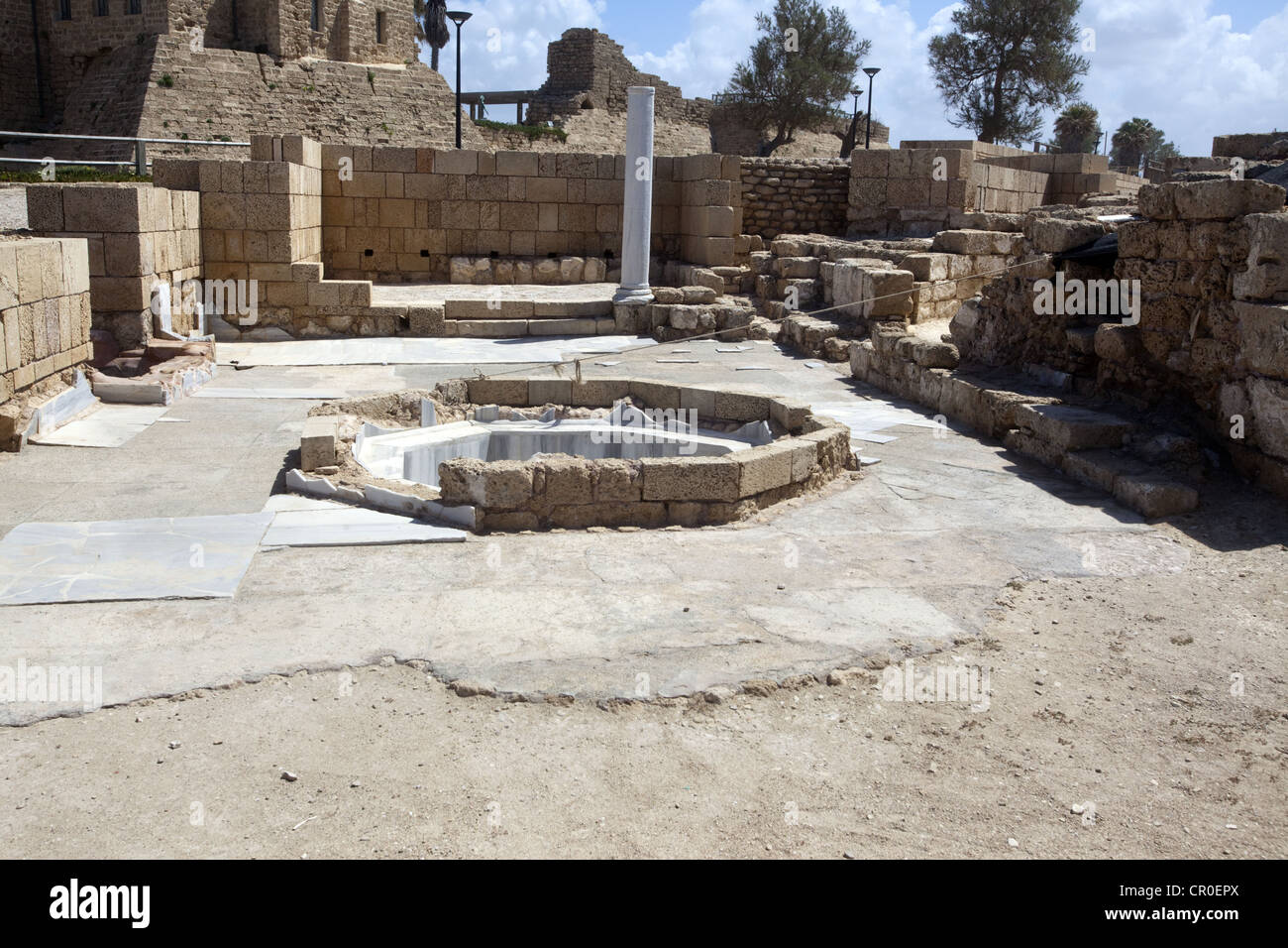 La ricostruzione presso la bizantina Palazzo del Governatore vasche a Cesarea Maritima, Israele Foto Stock