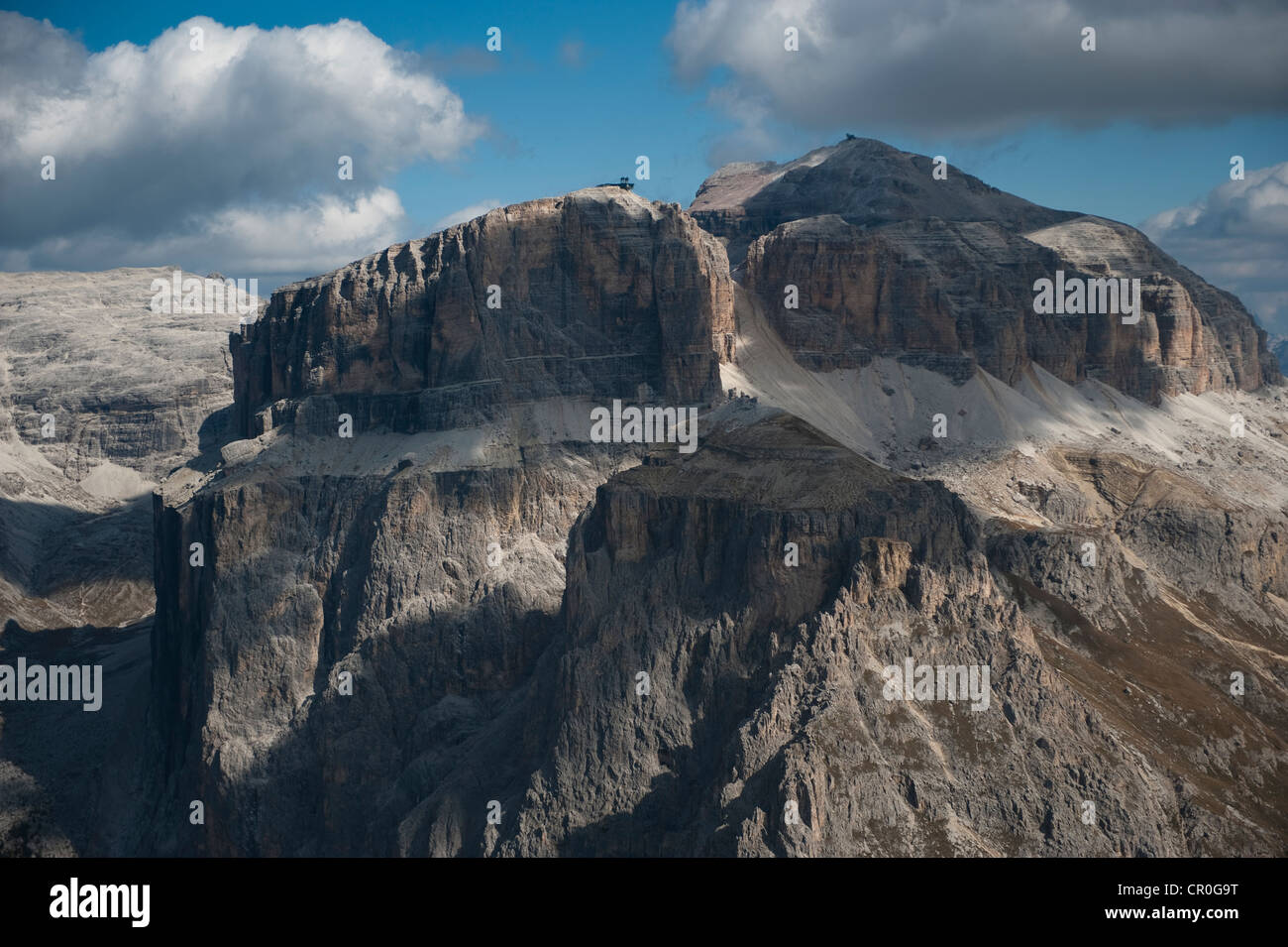 Vista aerea, Pordoijoch Pass, Dolomiti, Trentino, Italia, Europa Foto Stock