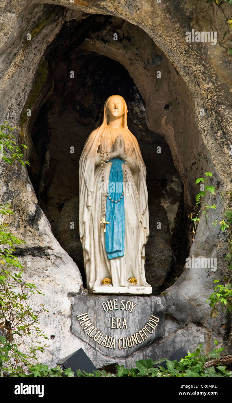 Vergine maria nella grotta di massabielle immagini e fotografie stock ...