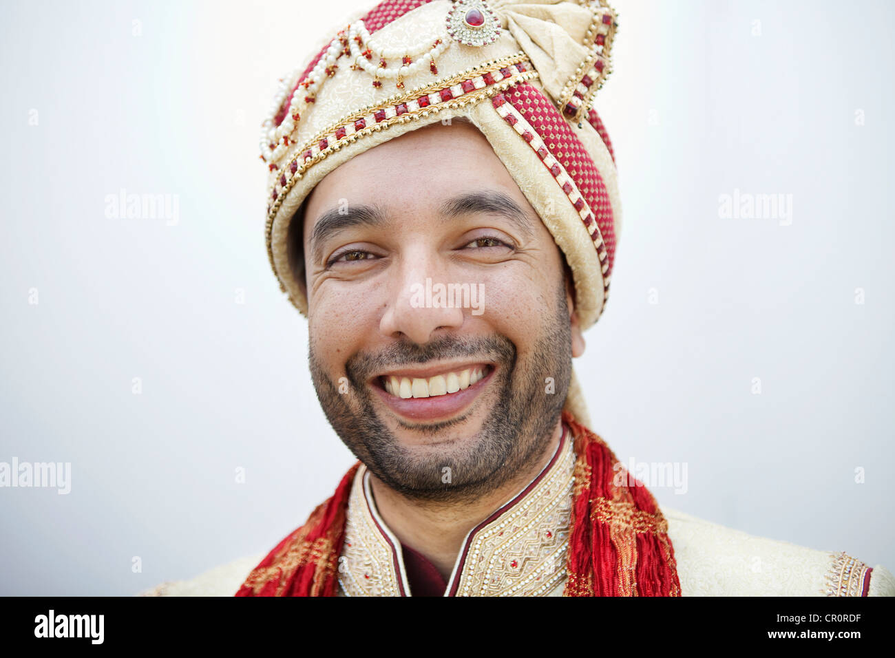 Indian uomo nel matrimonio tradizionale abbigliamento Foto Stock