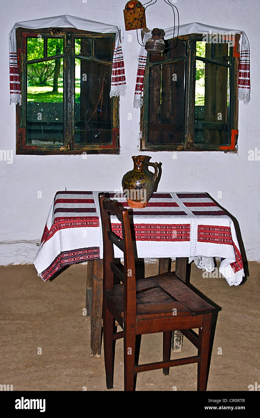 Agriturismo rumeno interno il Banat regione (parte della Transilvania), Romania. Foto Stock