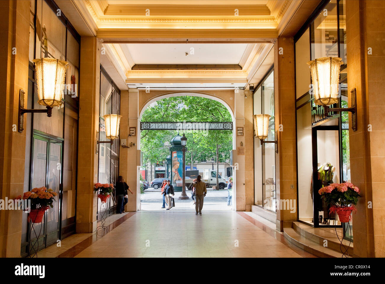 Francia, Parigi, arcades des Champs Elysees Foto Stock