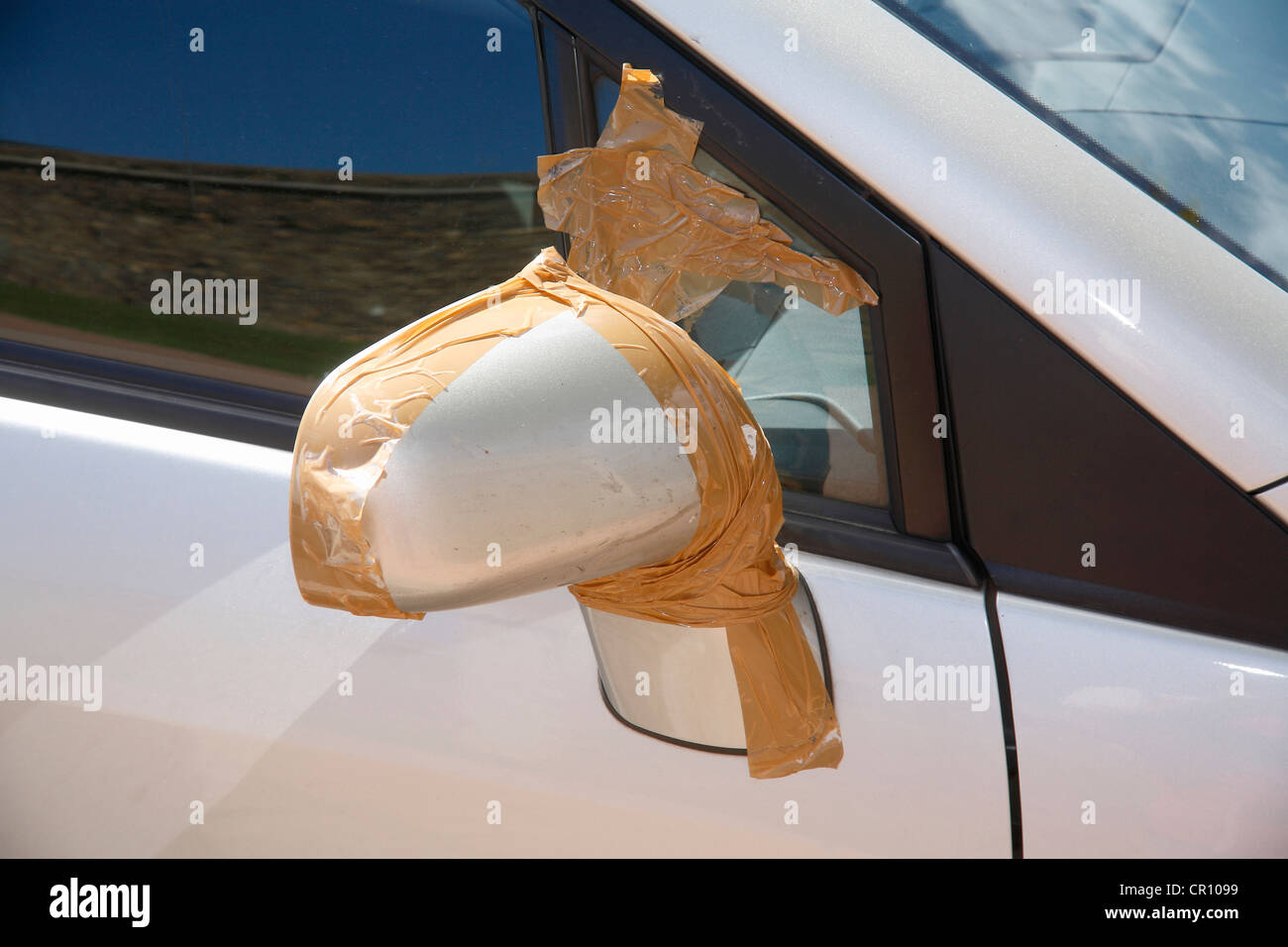 Specchio auto, danneggiati e di scarsa qualità di riparazione Foto Stock