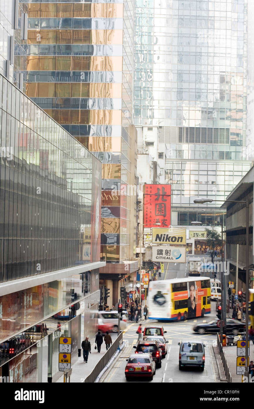 Cina, Hong Kong, il distretto centrale, vivace strada centro Foto Stock