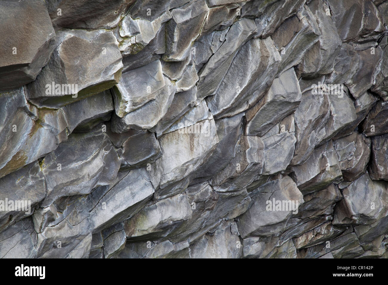 Tubolare di basalto dettaglio Reynisfjara beach, a sud dell'Islanda Foto Stock