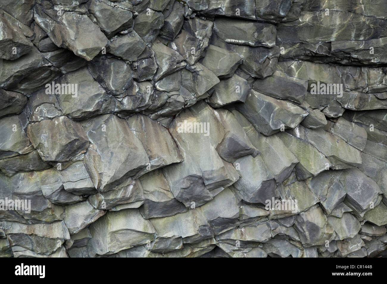 Tubolare di basalto dettaglio Reynisfjara beach, a sud dell'Islanda Foto Stock