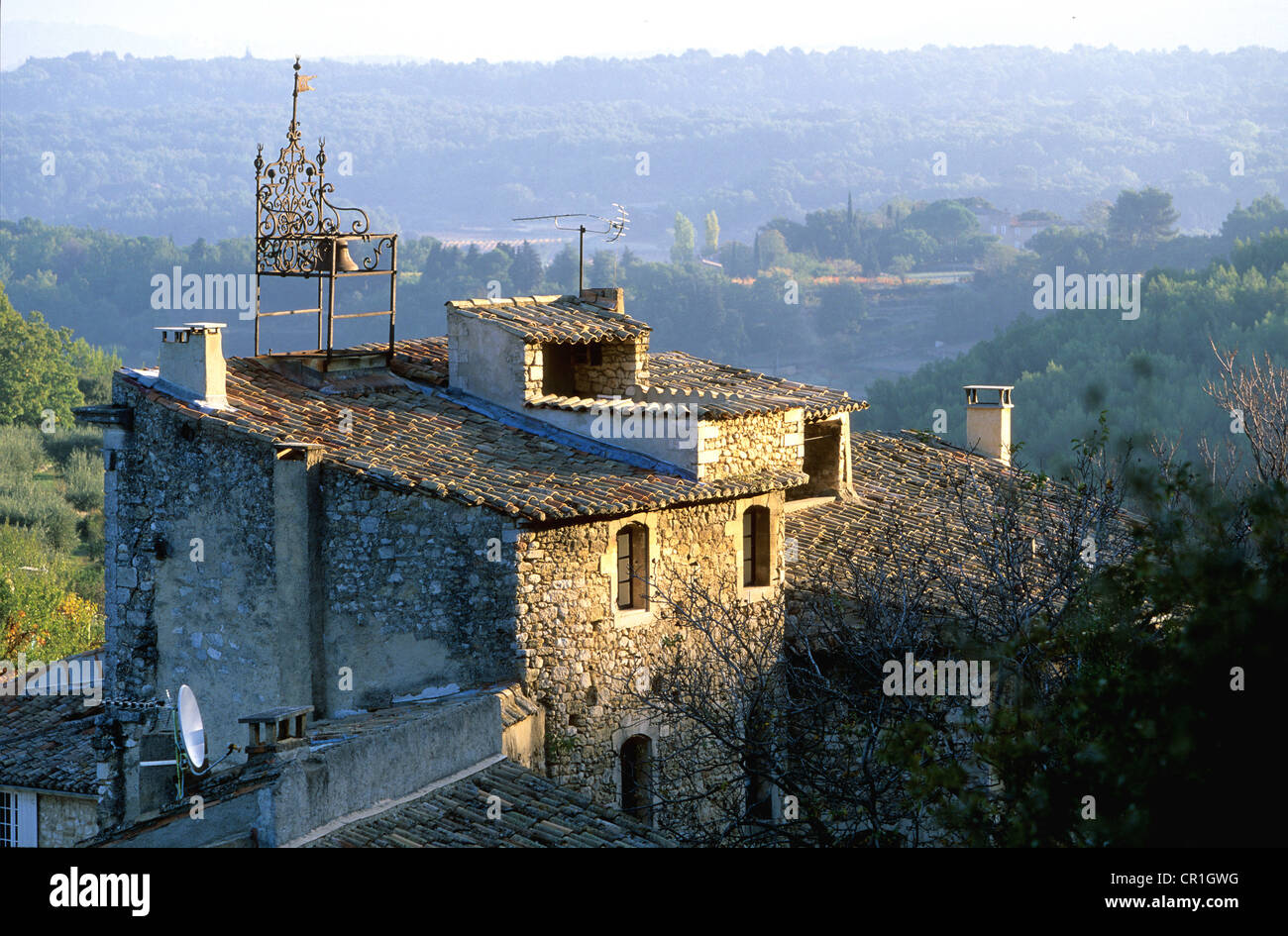 Francia, Vaucluse, Oppede le Vieux, il campanile Foto Stock