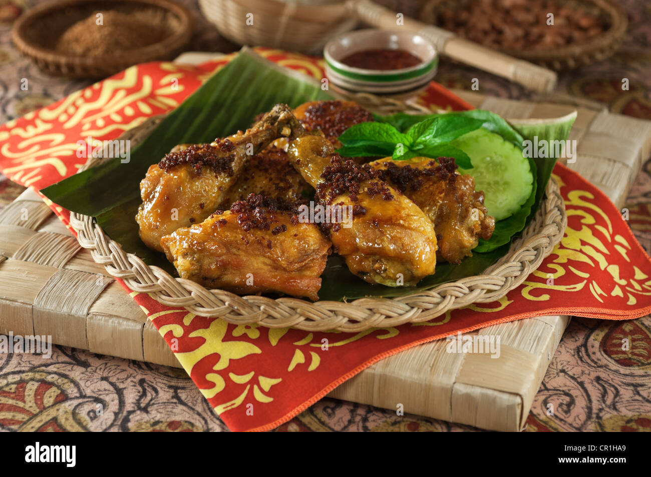 Ayam goreng pollo fritto cibo Indonesia Malaysia a sud est asiatico Foto Stock