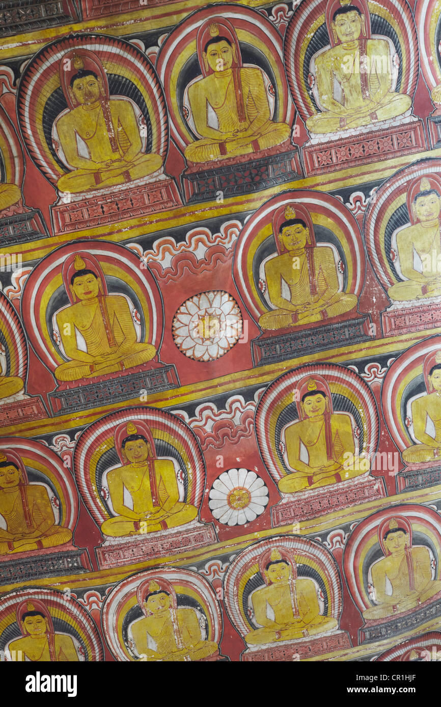 Murales in grotta 3 grotta di templi (Patrimonio Mondiale dell'UNESCO), Dambulla, Nord provincia centrale, Sri Lanka Foto Stock