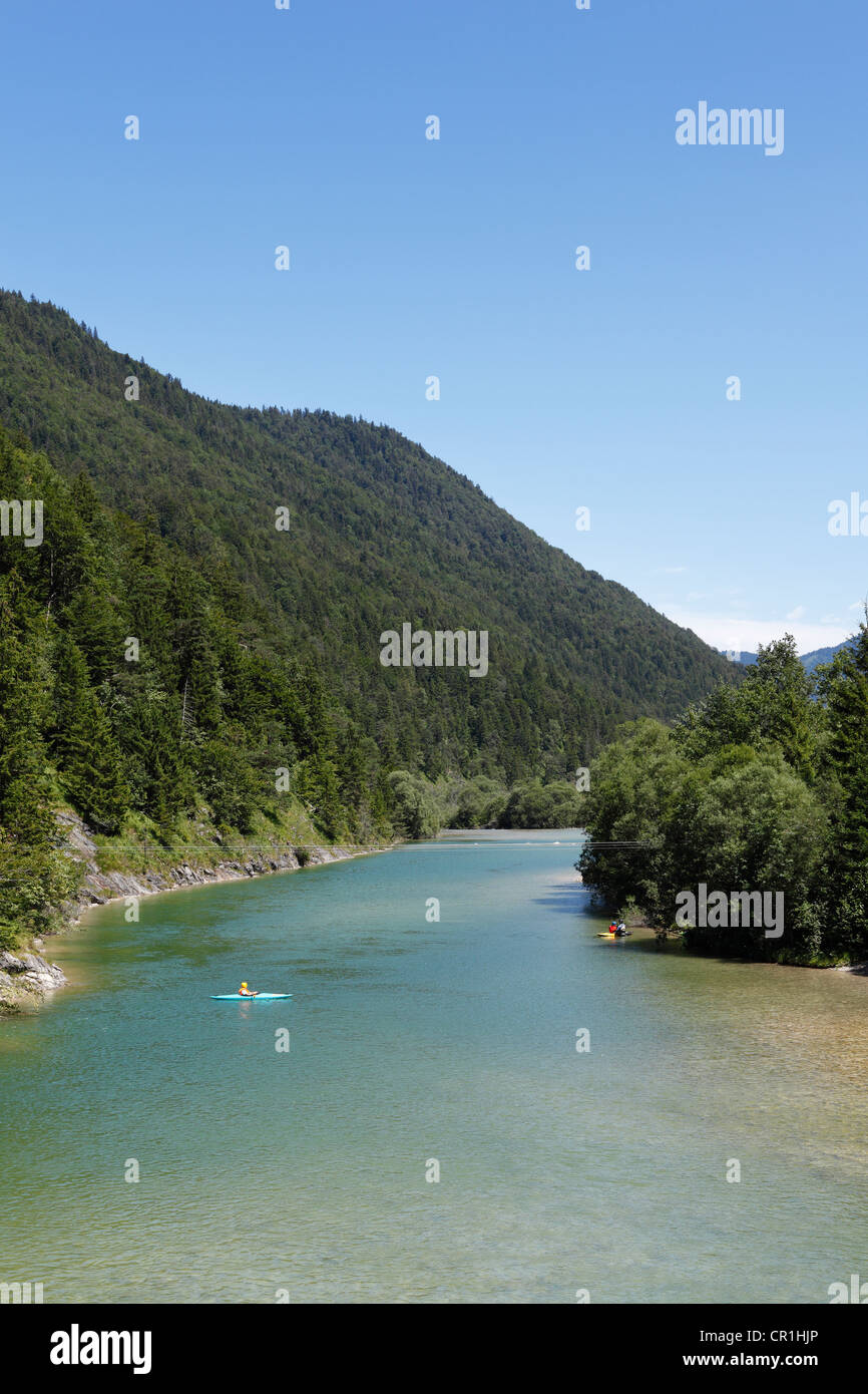 Fiume Isar sotto la diga Sylvenstein, comune di Lenggries, regione di Isarwinkel, Alta Baviera, Baviera, Germania, Europa Foto Stock