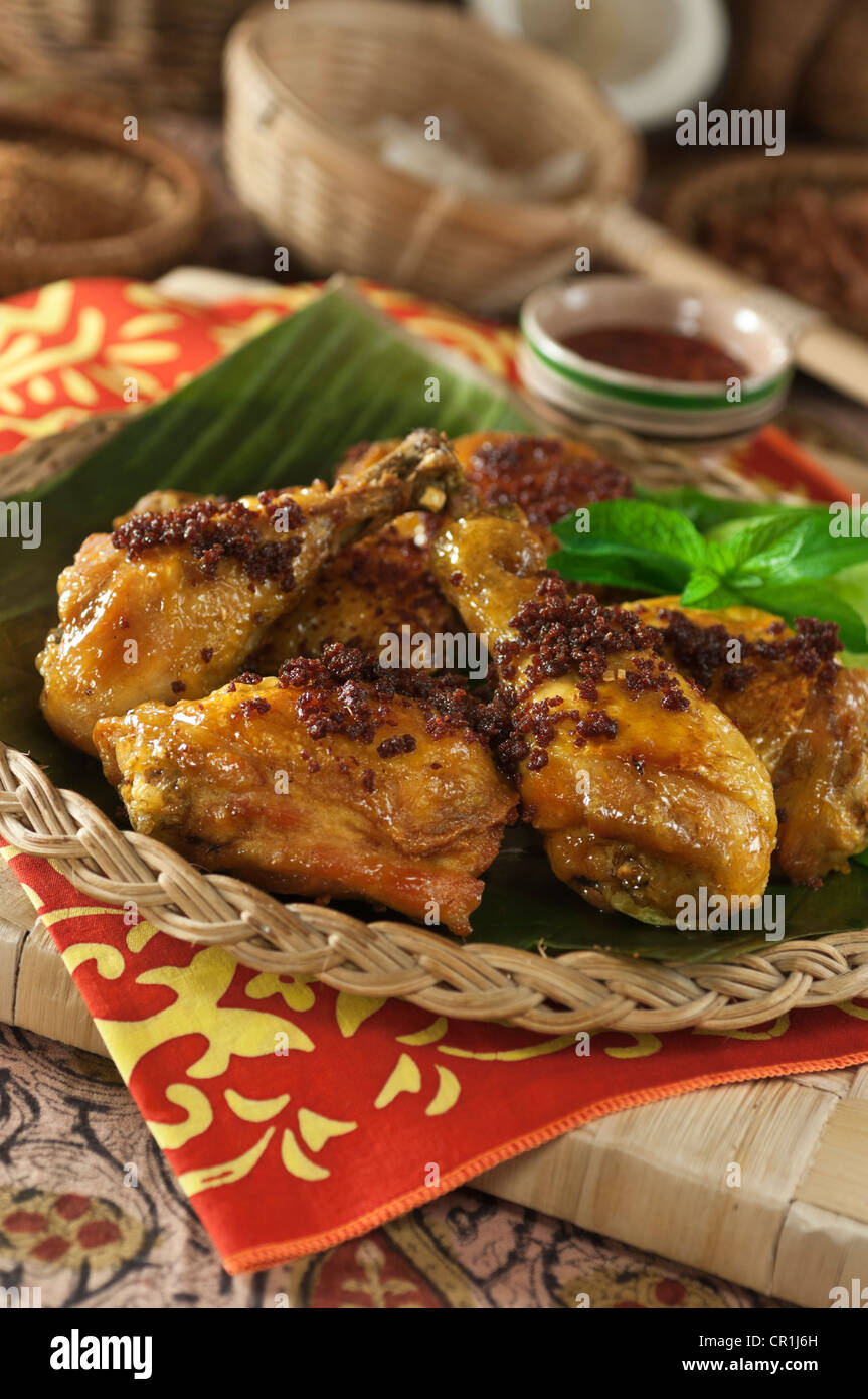Ayam goreng pollo fritto cibo Indonesia Malaysia a sud est asiatico Foto Stock