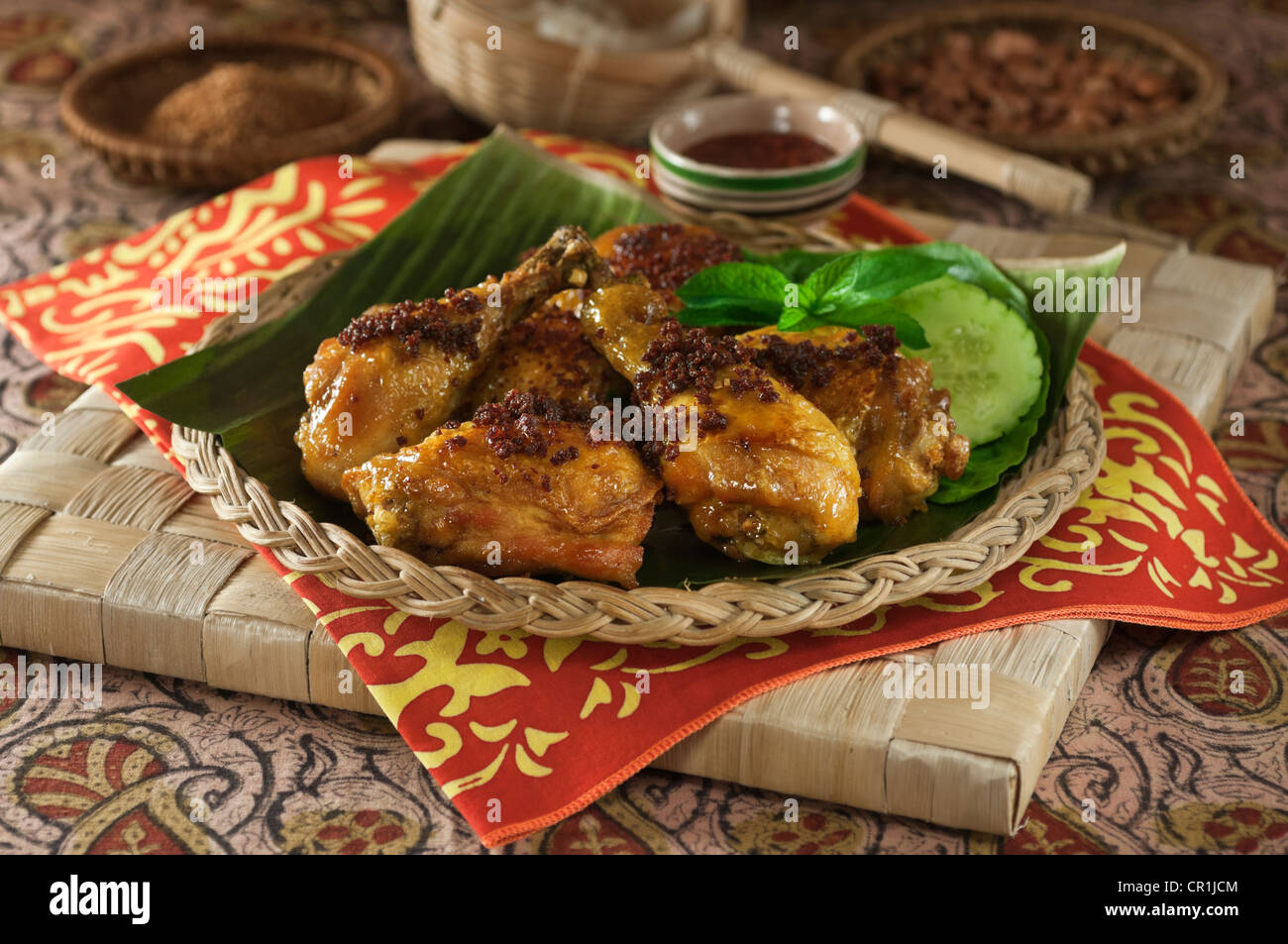 Ayam goreng pollo fritto cibo Indonesia Malaysia a sud est asiatico Foto Stock