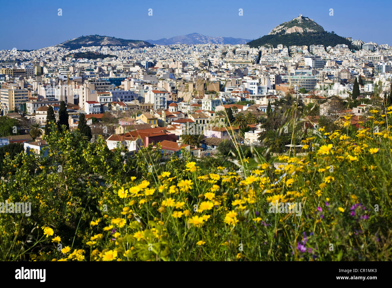 La Grecia, Attica, Atene, panoramica della città con il Monte Lycabettus Dal areopago o Areios Pagos (Tribunale di antiche Foto Stock