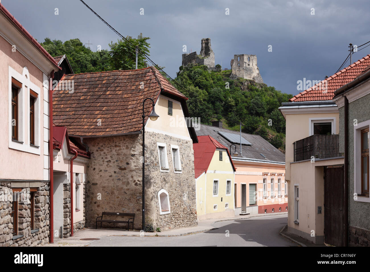 Senftenberg con le rovine del castello, Kremstal calley, Wachau, Austria Inferiore, Austria, Europa Foto Stock
