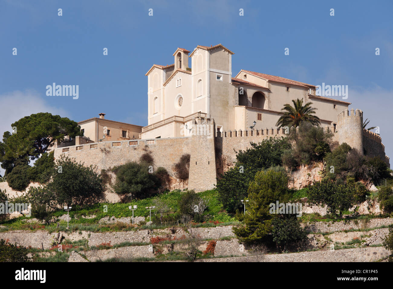 Il castello e la Chiesa del Pellegrinaggio di Sant Salvador, Arta, Maiorca, isole Baleari, Spagna, Europa Foto Stock