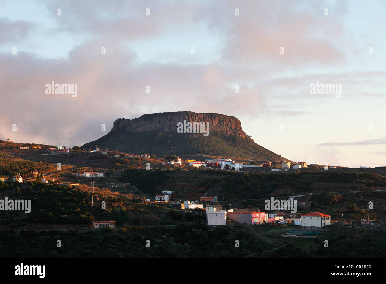 Fortaleza table mountain con i villaggi di El Cercado und Chipude, La Gomera, isole Canarie, Spagna, Europa Foto Stock
