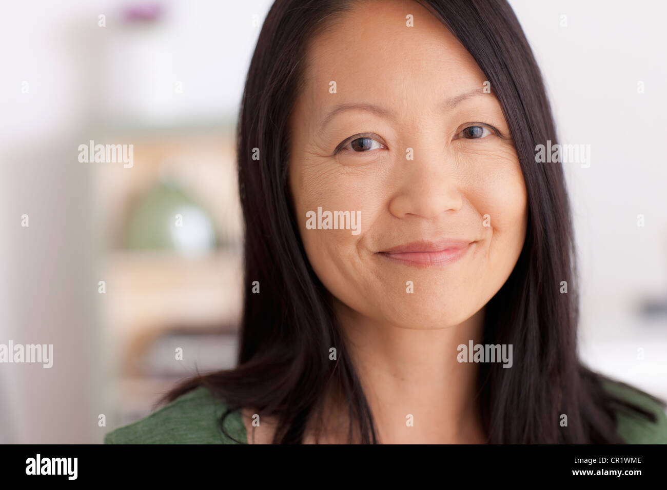 Stati Uniti, California, Los Angeles, ritratto di donna matura sorridente Foto Stock