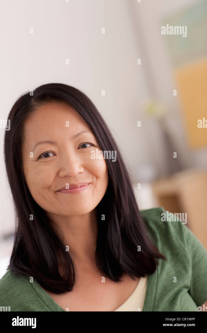 Stati Uniti, California, Los Angeles, ritratto di donna sorridente Foto Stock
