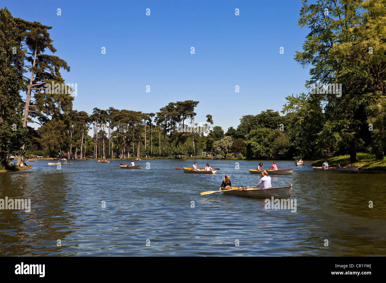 Francia, Parigi, Bois de Boulogne, viaggio in barca sul Lac inferieur Foto Stock