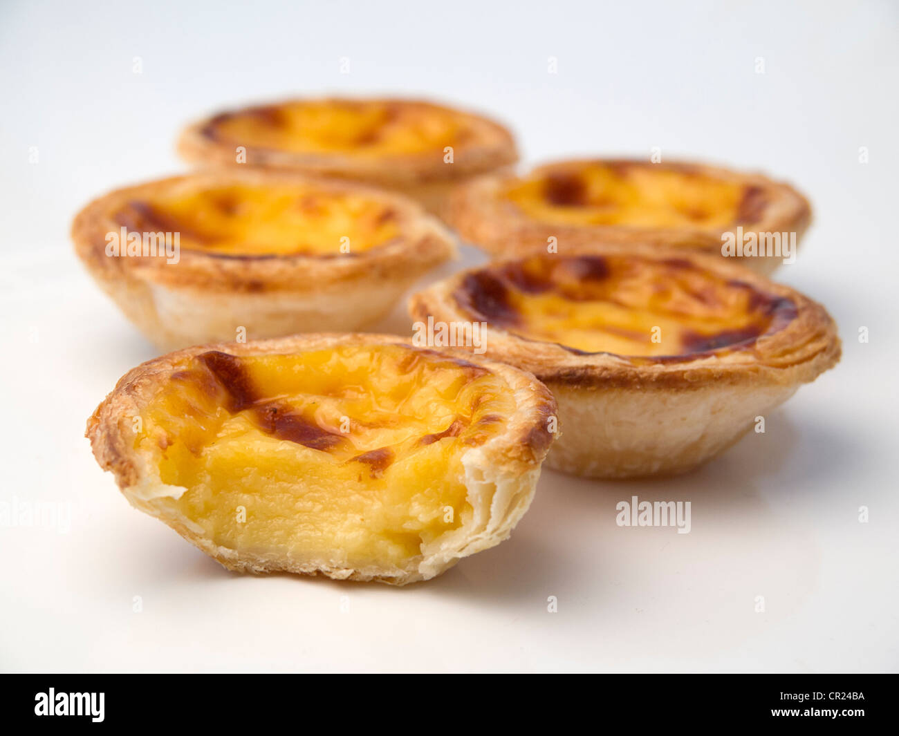 Close-up del tipico dolce portoghese pasticceria pastéis de nata - portoghese budino tart Foto Stock