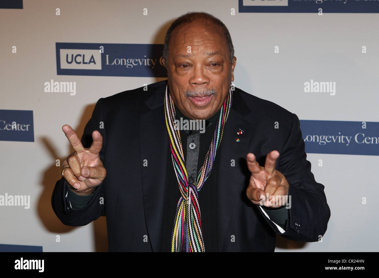 Quincy Jones arriva presso l'icona Awards presso il Beverly Hills Hotel il 6 giugno 2012 a Beverly Hills, la California. Foto Stock
