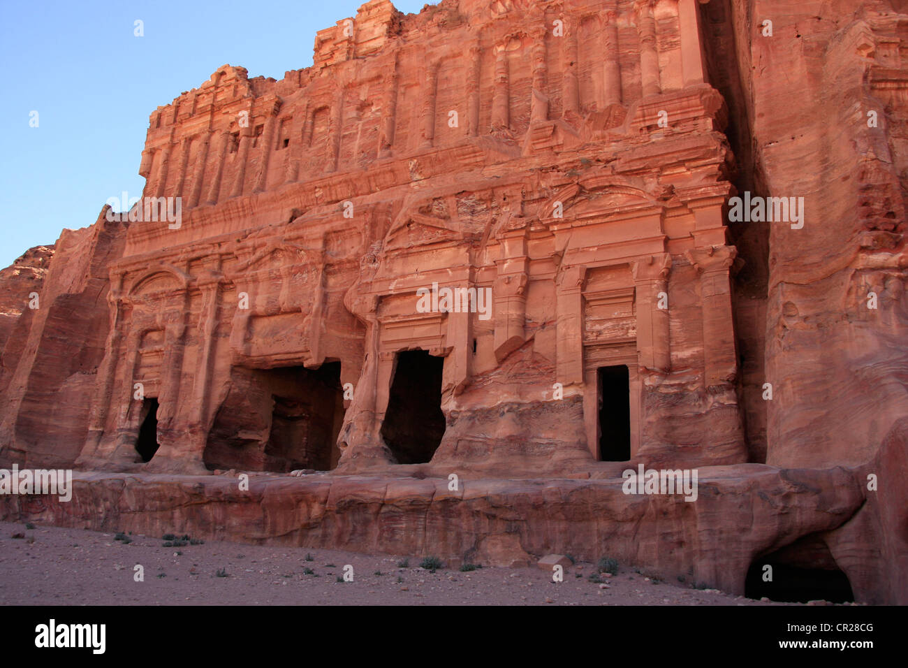 Tempio scolpite dalla montagna di arenaria, PETRA, Giordania, MEDIO ORIENTE Foto Stock