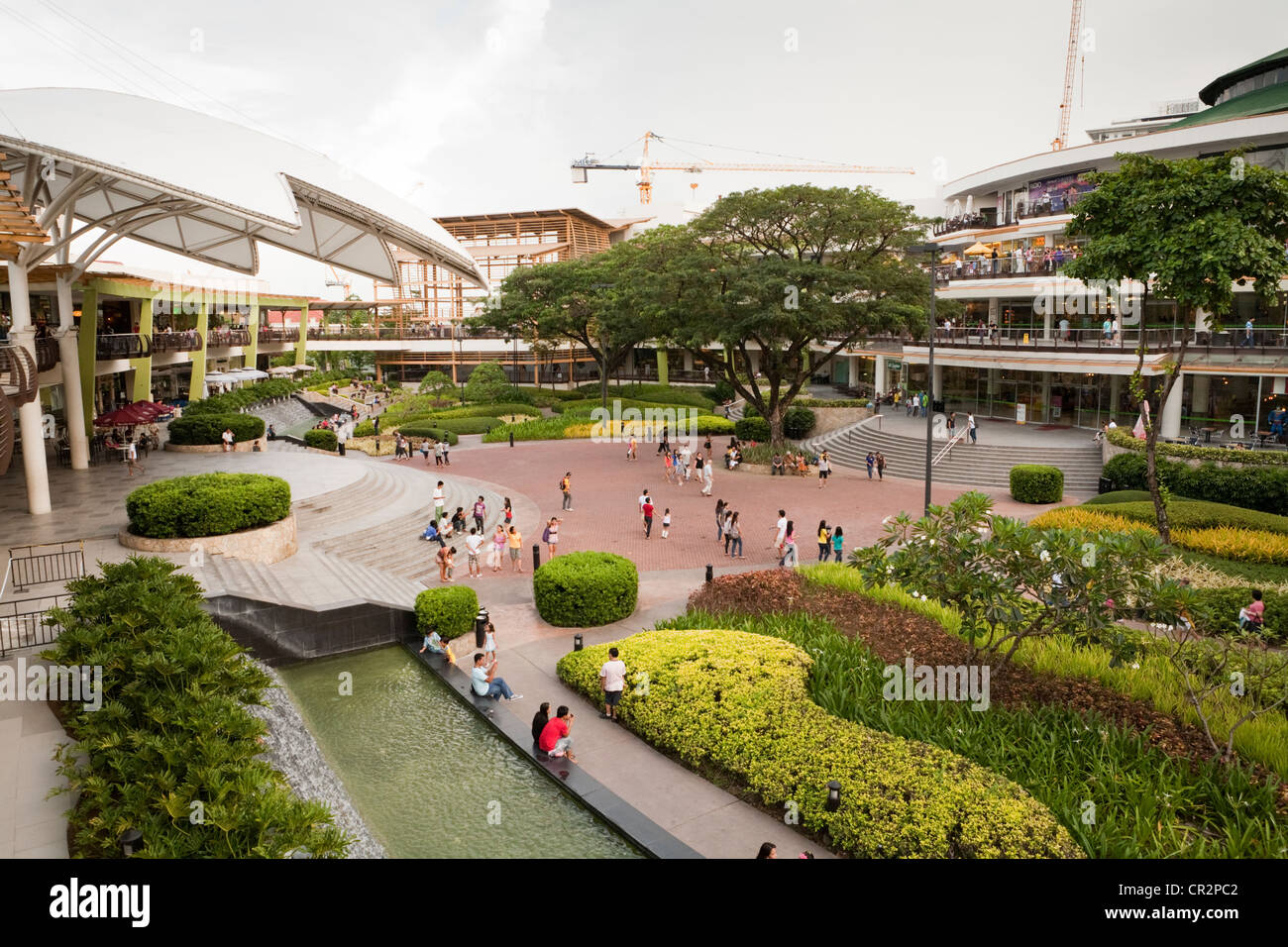 Le terrazze all'Ayala Center Cebu shopping mall, parte di Cebu Business Park. Cebu City Cebu, Visayas nelle Filippine. Foto Stock
