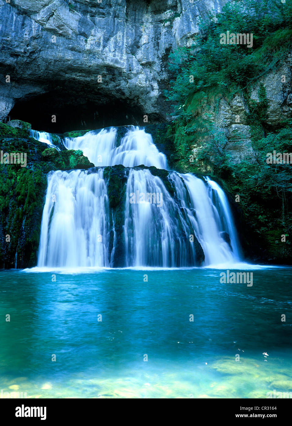 Francia, Doubs, Nans-sous-Sainte-Anne, cascata di source du Lison Foto Stock