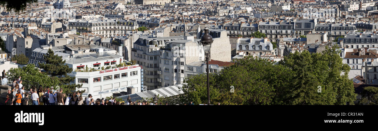 Francia, Parigi, Montmartre e vista sui tetti della città Foto Stock