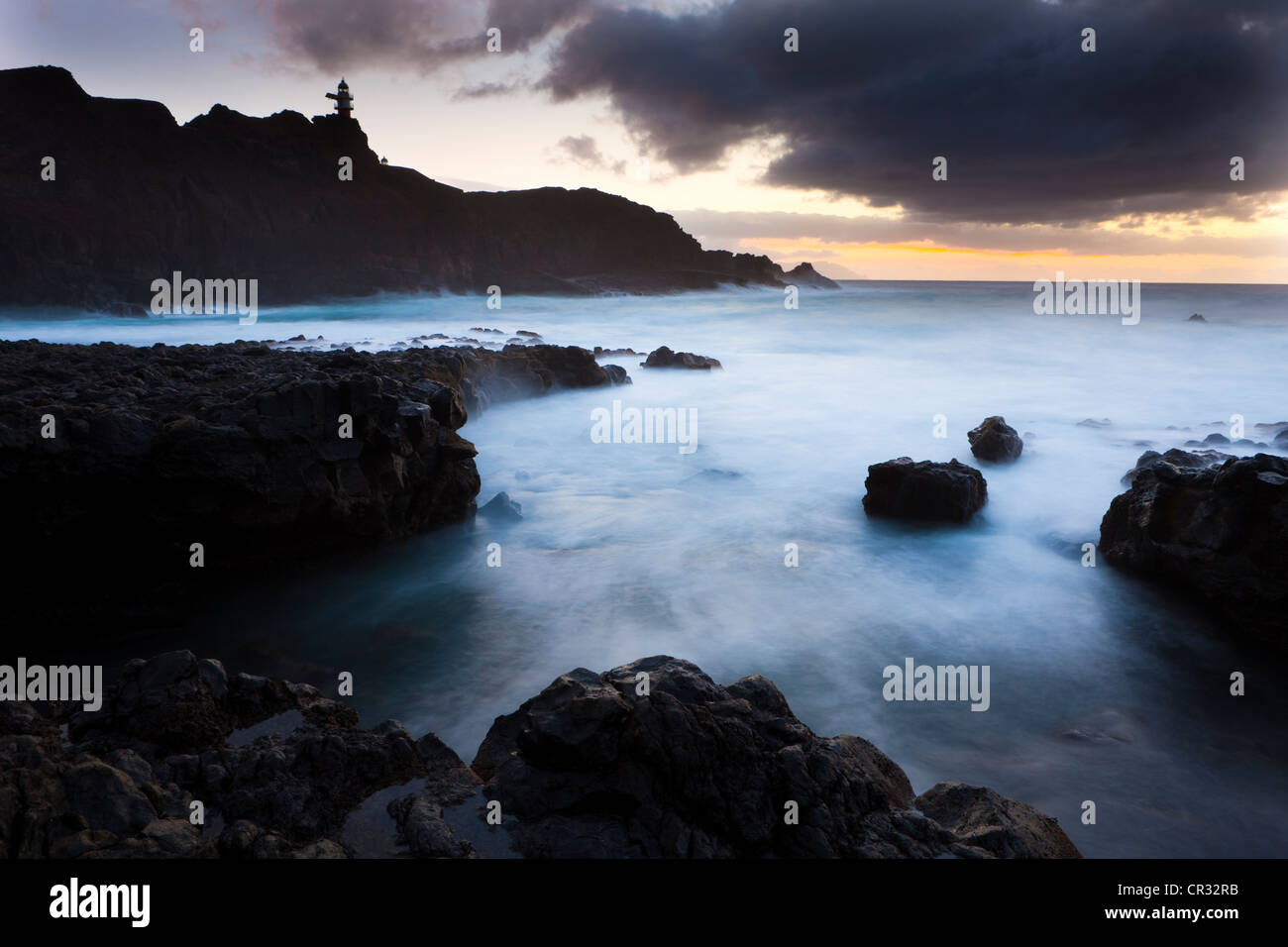 Oceano Atlantico al Faro di Teno, Tenerife, Isole Canarie, Spagna, Europa Foto Stock