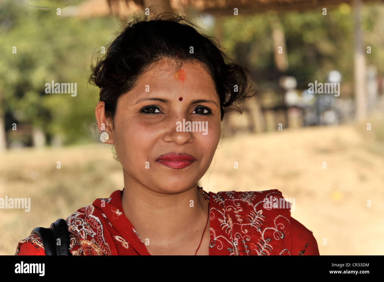 Giovane donna nepalese, ritratto, Chitwan il parco nazionale, Nepal, Asia Foto Stock