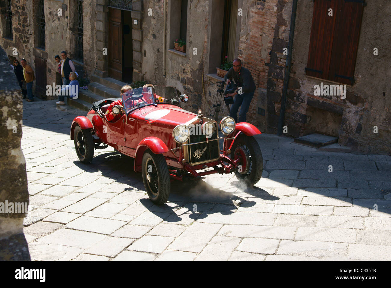 Alfa Romeo, vintage corsa automobilistica Mille Miglia o 1000 Miglia, Radicofani, Toscana, Italia, Europa Foto Stock