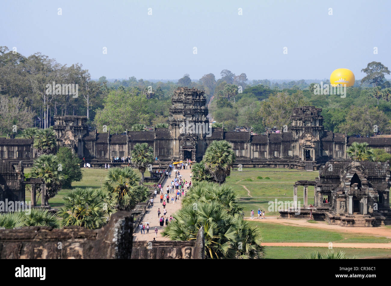 Entrata occidentale, vista dall'alto livello, al monte del tempio, Angkor Wat, siem reap, Cambogia, sud-est asiatico Foto Stock