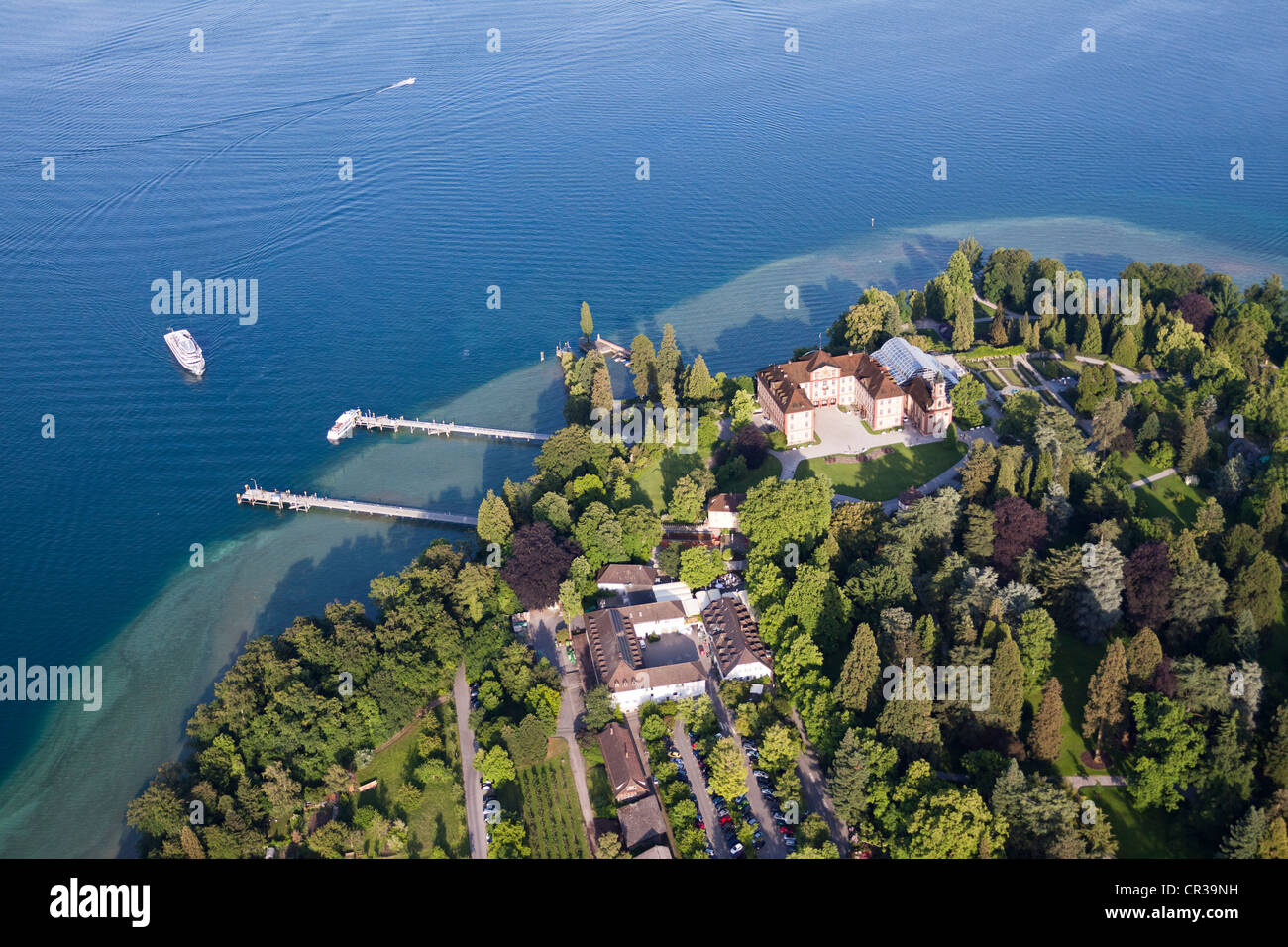 Vista aerea, isola floreale di Mainau con il suo castello e Pier, il lago di Costanza, costanza distretto, Baden-Wuerttemberg Foto Stock