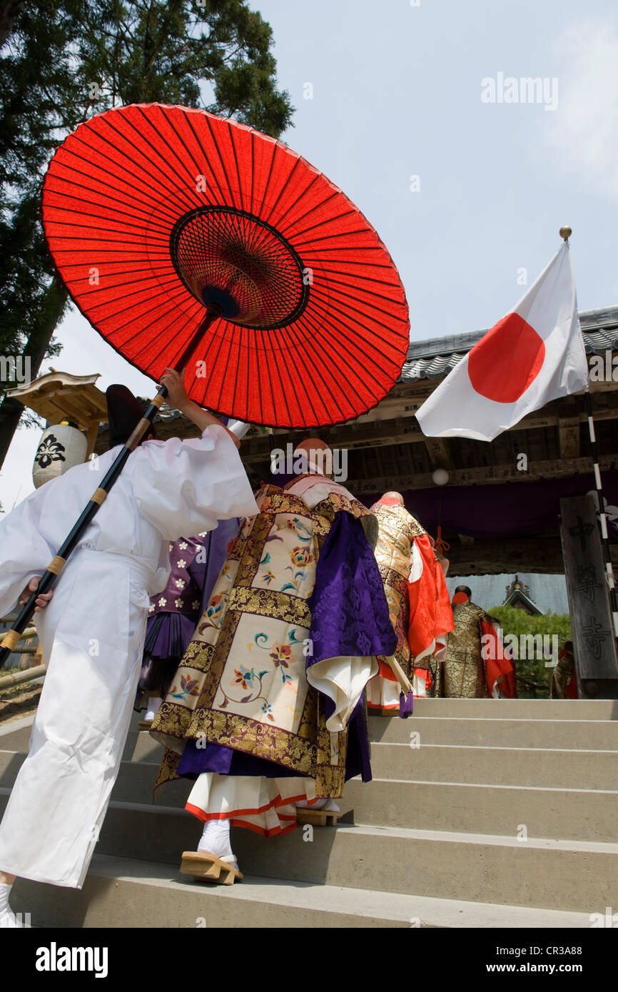 Giappone, isola di Honshu, regione di Tohoku, Hiraizumi, patrimonio mondiale dell UNESCO, Fujiwaru Matsuri festival, presso il Tempio Chusonji Foto Stock