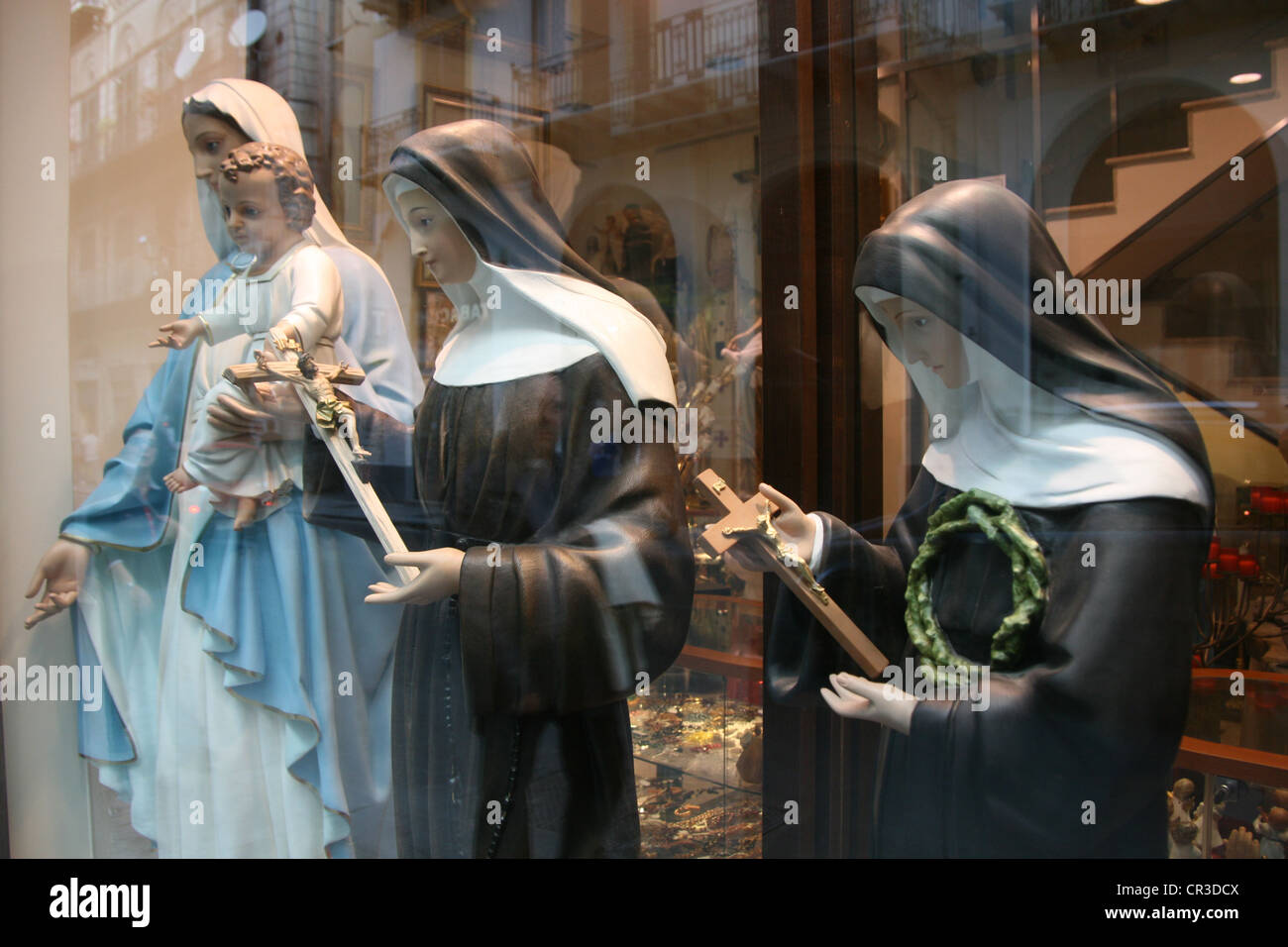 Articoli Religiosi regali a palermo sicilia italia Foto stock - Alamy