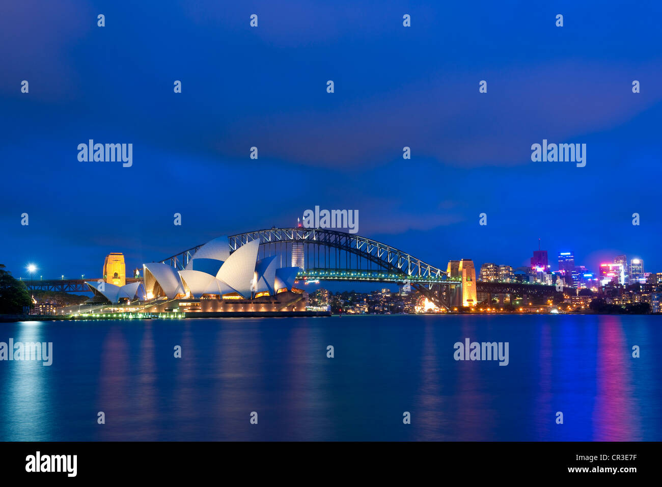 Australia, Nuovo Galles del Sud di Sydney e il Sydney Opera House dall architetto Jorn Utzon, patrimonio mondiale dell UNESCO e l'Harbour Bridge Foto Stock