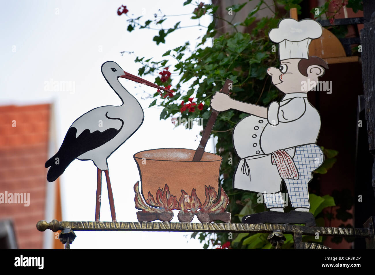 Storch e cuocere, restaurant sign in Riquewihr, Alsazia, Vosges, Francia, Europa Foto Stock