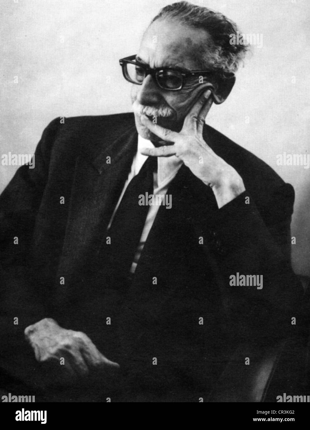Hakim, Tawfiq al, 11.1.1902 - 26.7.1987, autore/scrittore egiziano, a mezza lunghezza, seduto, 1970s, Foto Stock