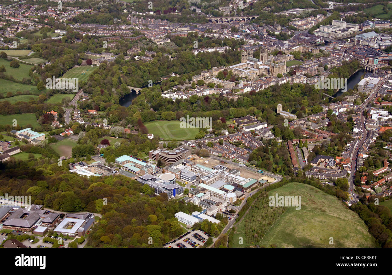 Vista aerea del centro Palatino e varie facoltà e dipartimenti delle Università di Durham Foto Stock