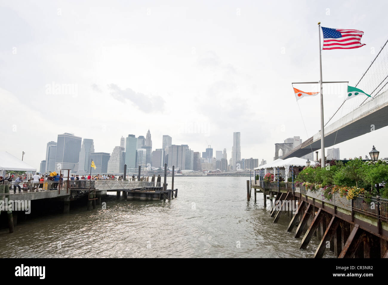 Skyline di Manhattan e Brooklyn Heights, New York, Stati Uniti d'America Foto Stock